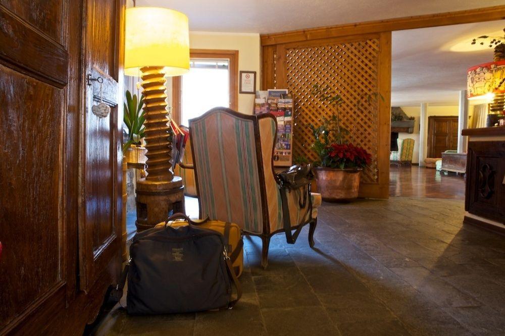 Hotel Dolonne Courmayeur Exterior photo