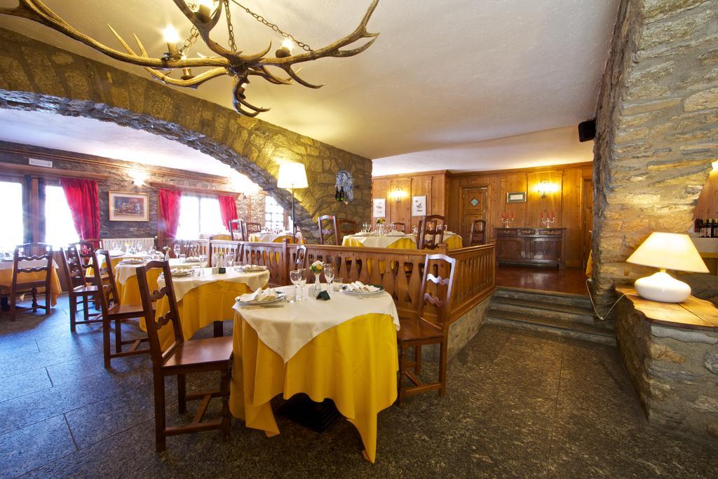 Hotel Dolonne Courmayeur Exterior photo