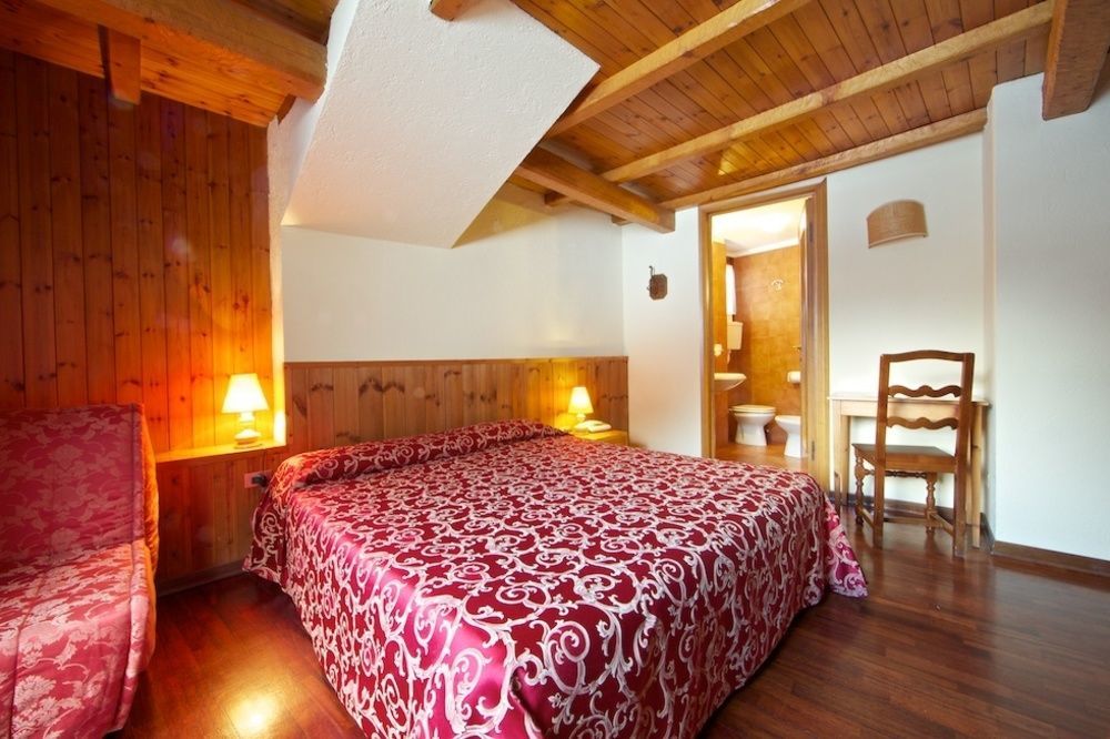 Hotel Dolonne Courmayeur Exterior photo