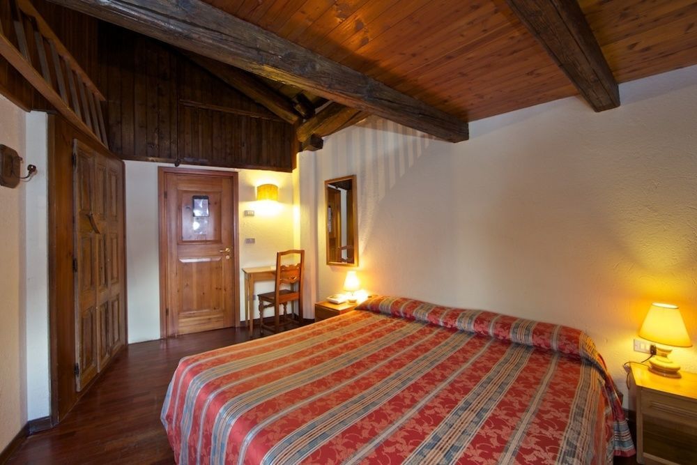 Hotel Dolonne Courmayeur Exterior photo