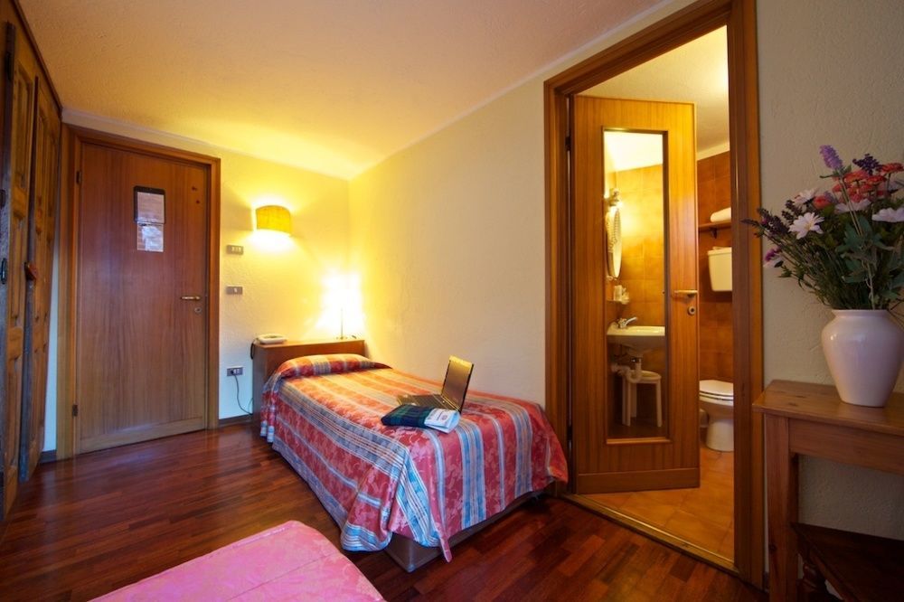 Hotel Dolonne Courmayeur Exterior photo