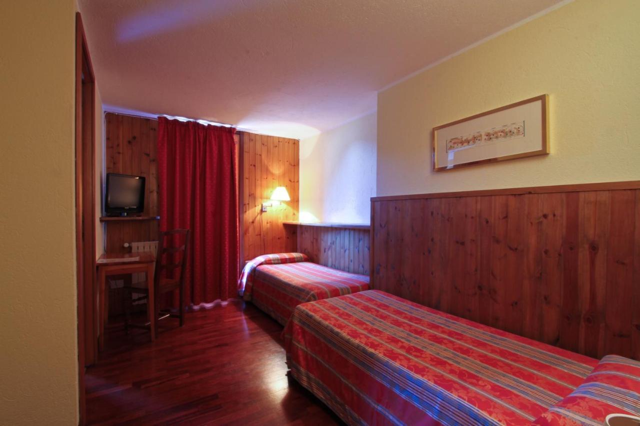 Hotel Dolonne Courmayeur Exterior photo